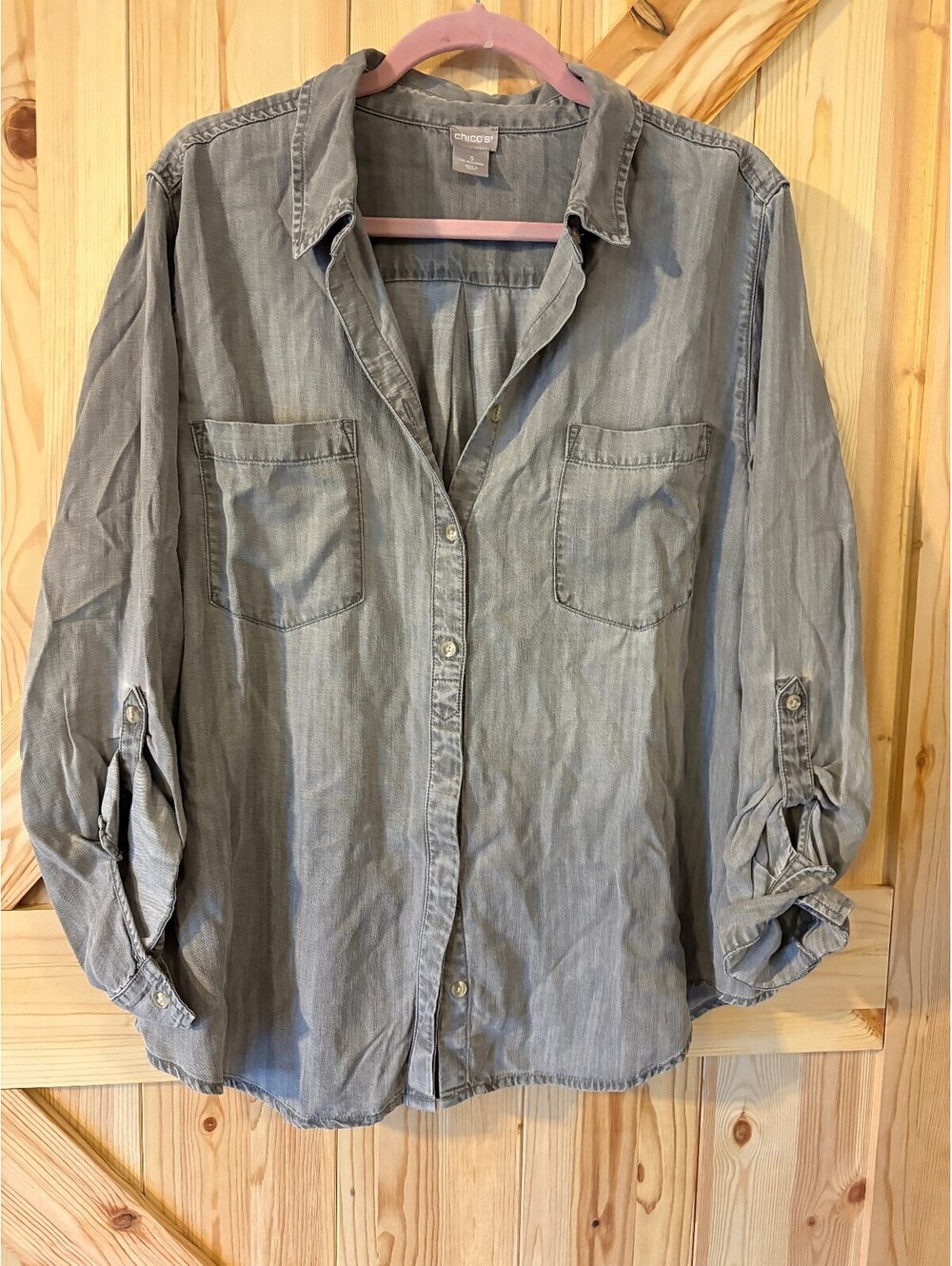 Chico's Size 3 Gray Button-Up Shirt